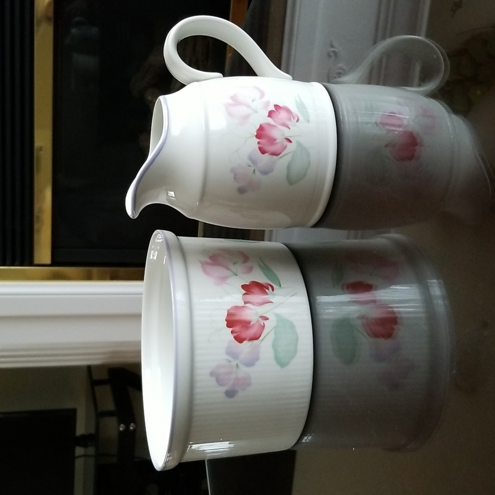 2pc Royal Doulton Fresh Flowers